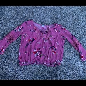 No Boundaries/size large-fits like a medium